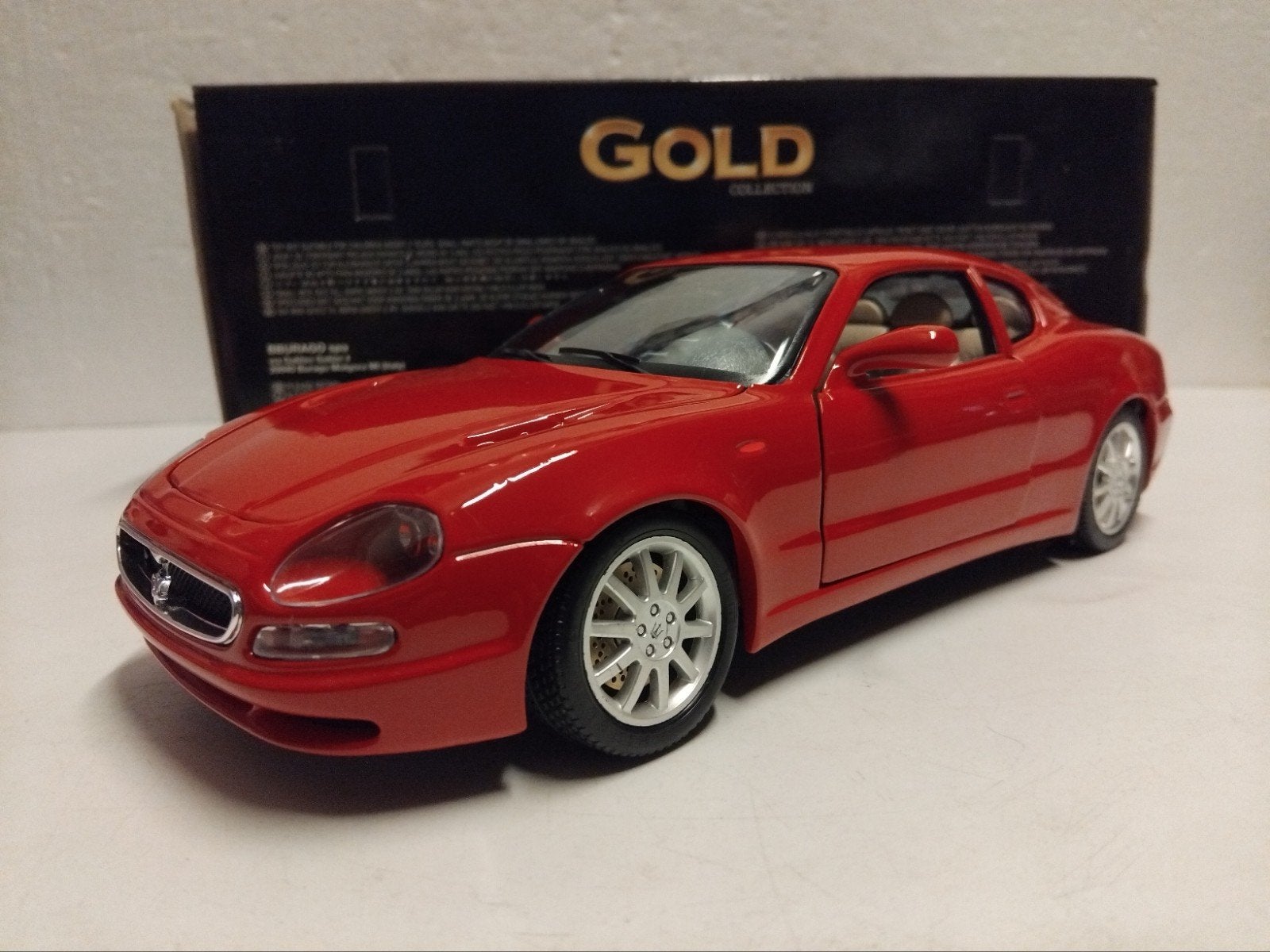 Maserati 3200 GT Coupe rood Bburago metal 1:18 KRD, Ophalen of Verzenden, Zo goed als nieuw, Auto, Bburago