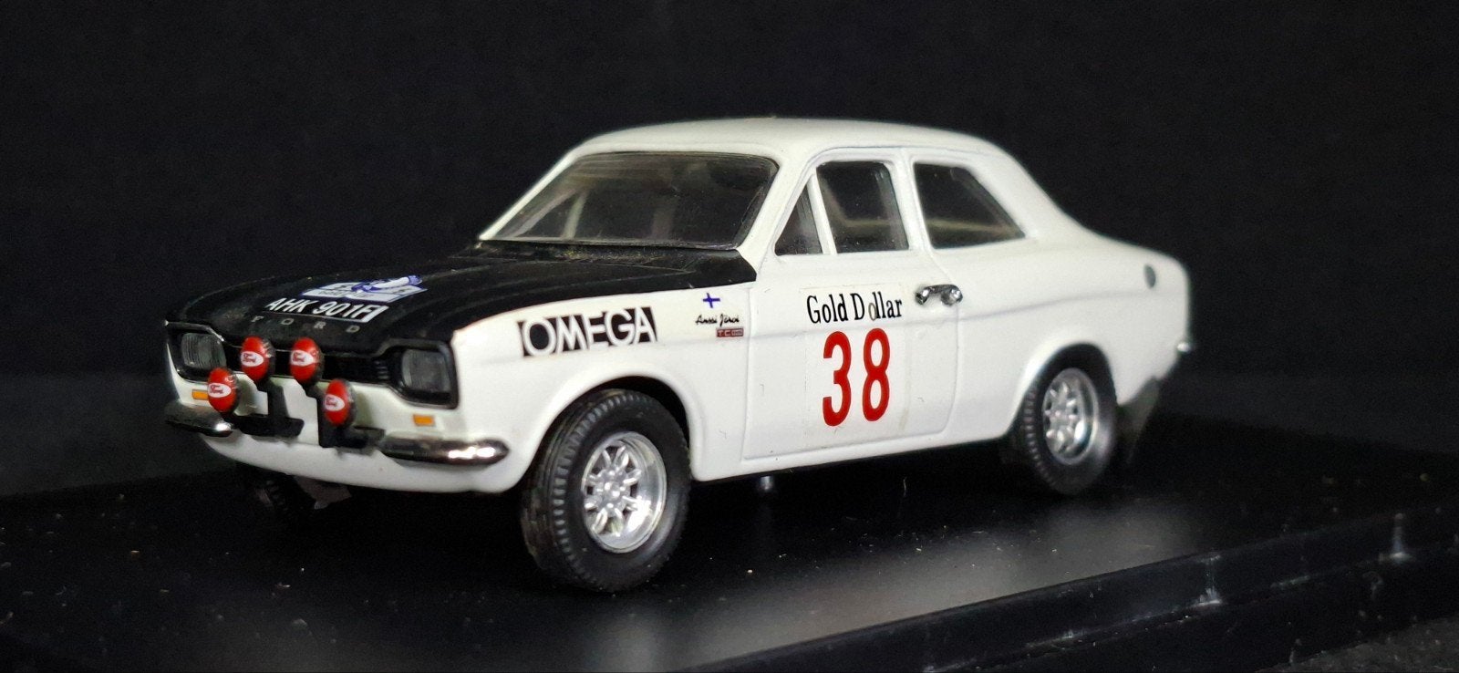 Ford Escort Rally Modelauto - Gold Dollar #38, Hobby en Vrije tijd, Modelauto's | 1:43, Ophalen of Verzenden, Zo goed als nieuw
