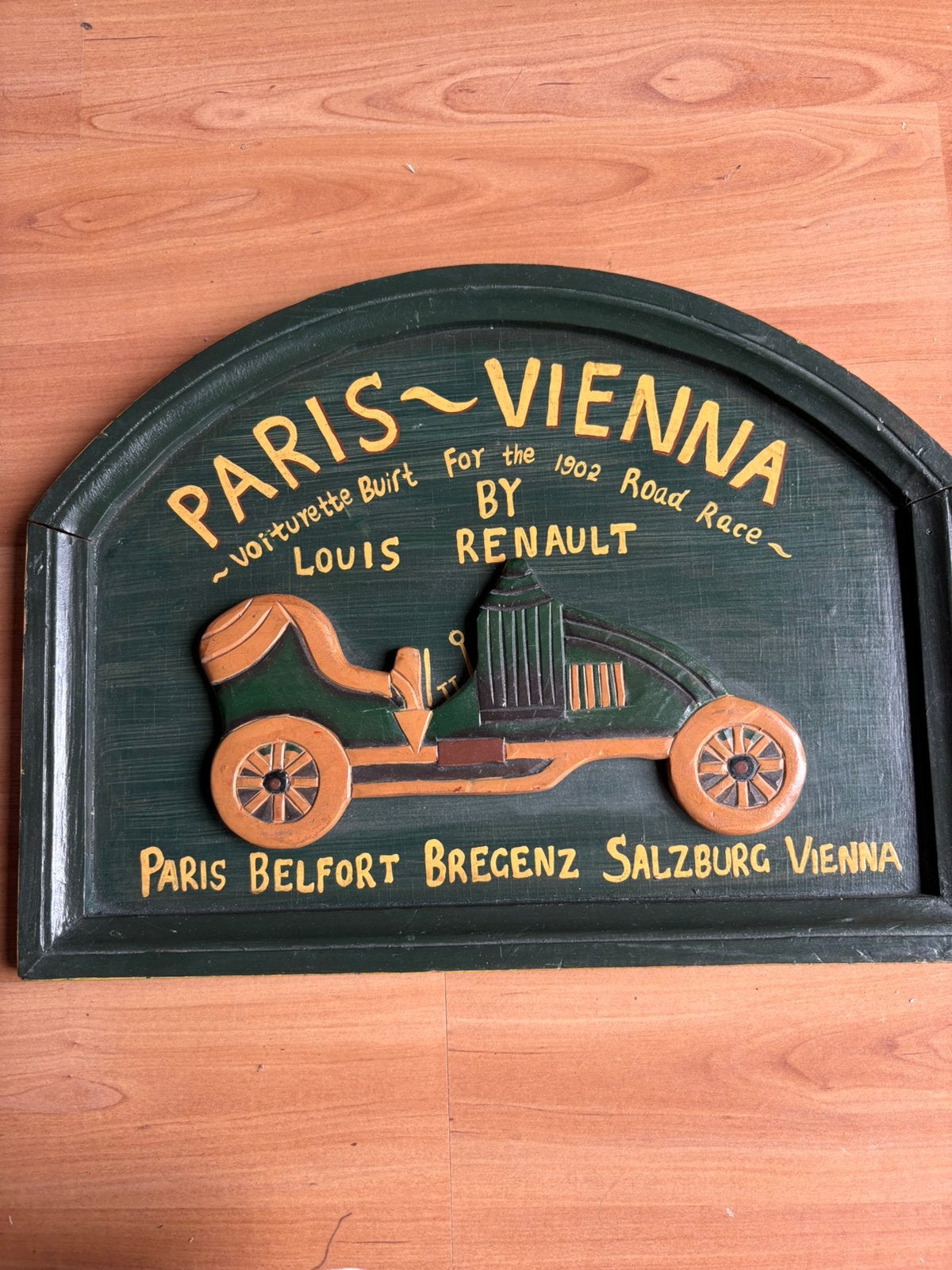 Houten bord  met oude Renault auto Parijs-Wenen  race 1902, Ophalen of Verzenden, Gebruikt, Reclamebord