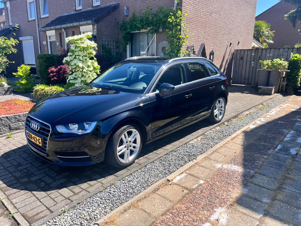 Audi A3 1.4 Tfsi 90KW Sportback S-tronic 2013 Zwart, Auto's, Audi, Leder en Stof, 1395 cc, 650 kg, Particulier