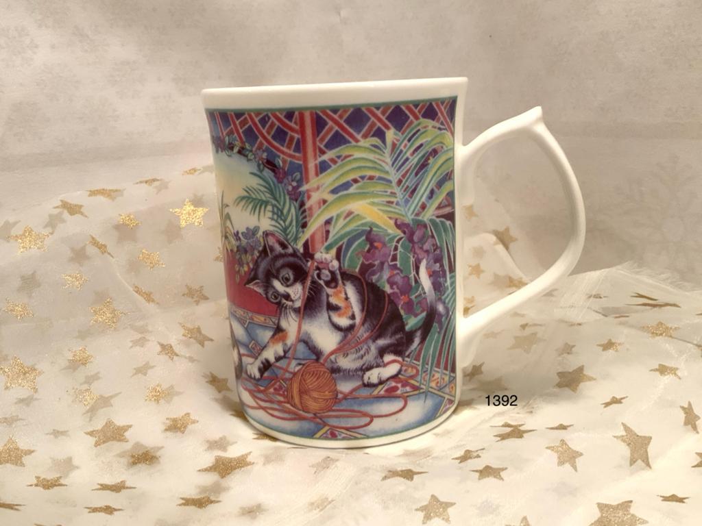 Mok met Kattenprint - Fine English Bone China, Huis en Inrichting, Ophalen of Verzenden, Zo goed als nieuw, Overige stijlen, Kop(pen) en/of Schotel(s)