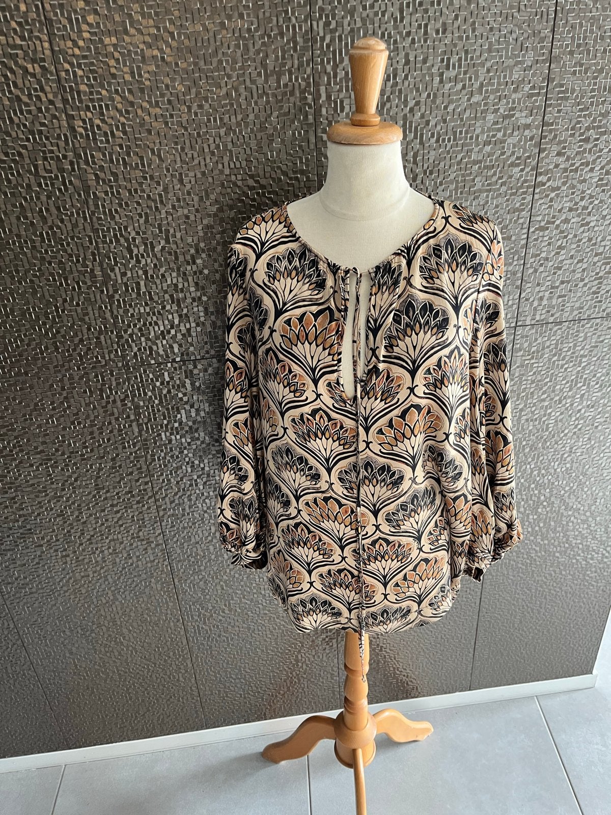 L'Autre Chose Zijden Blouse - Maat 42 (L), Kleding | Dames, Ophalen of Verzenden, Zo goed als nieuw, Maat 42/44 (L), Meerkleurig