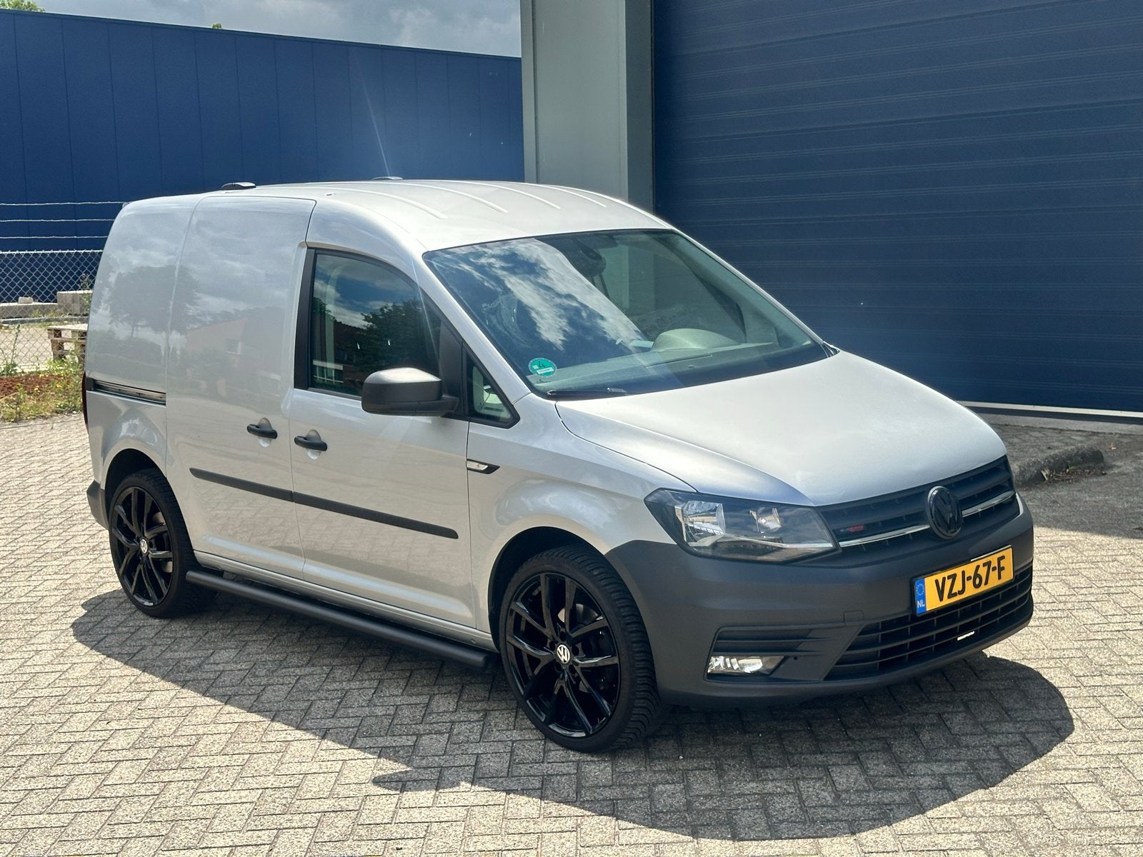 Te koop VW Caddy 1.4 tsi AUTOMAAT  BTW/BPM vrij, Zwart, 4 cilinders, Volkswagen, 1395 cc