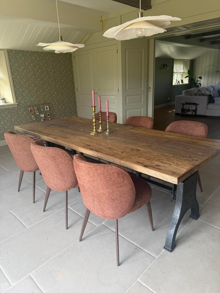 Eettafel met gietijzeren onderstel en blad van wagondelen, Ophalen, 200 cm of meer, 50 tot 100 cm, Zo goed als nieuw
