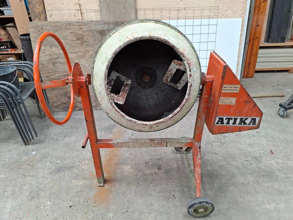 Atika Euro-Star betonmolen, Ophalen, Gebruikt