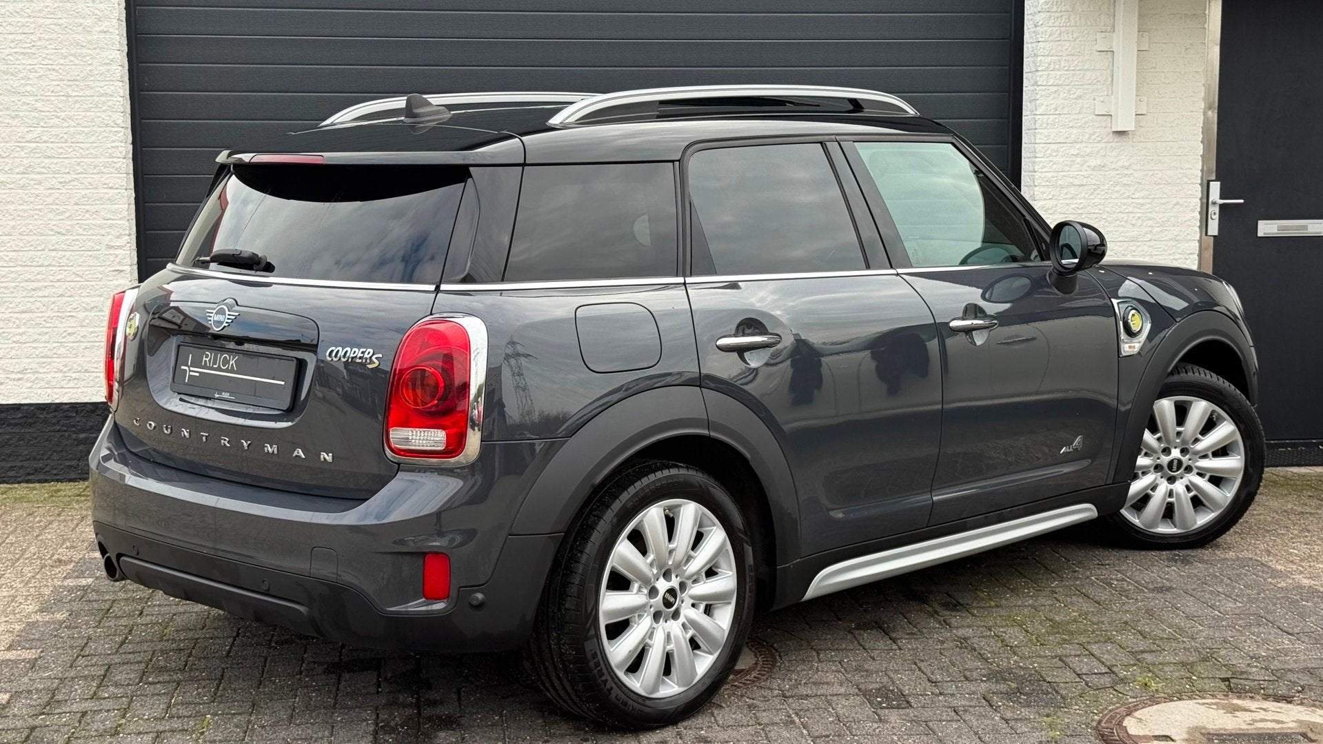 Mini Countryman 1.5 Cooper S E ALL4 Chili | BTW | Pano | HUD, Auto's, Automaat, Dealer onderhouden, Gebruikt, Leder