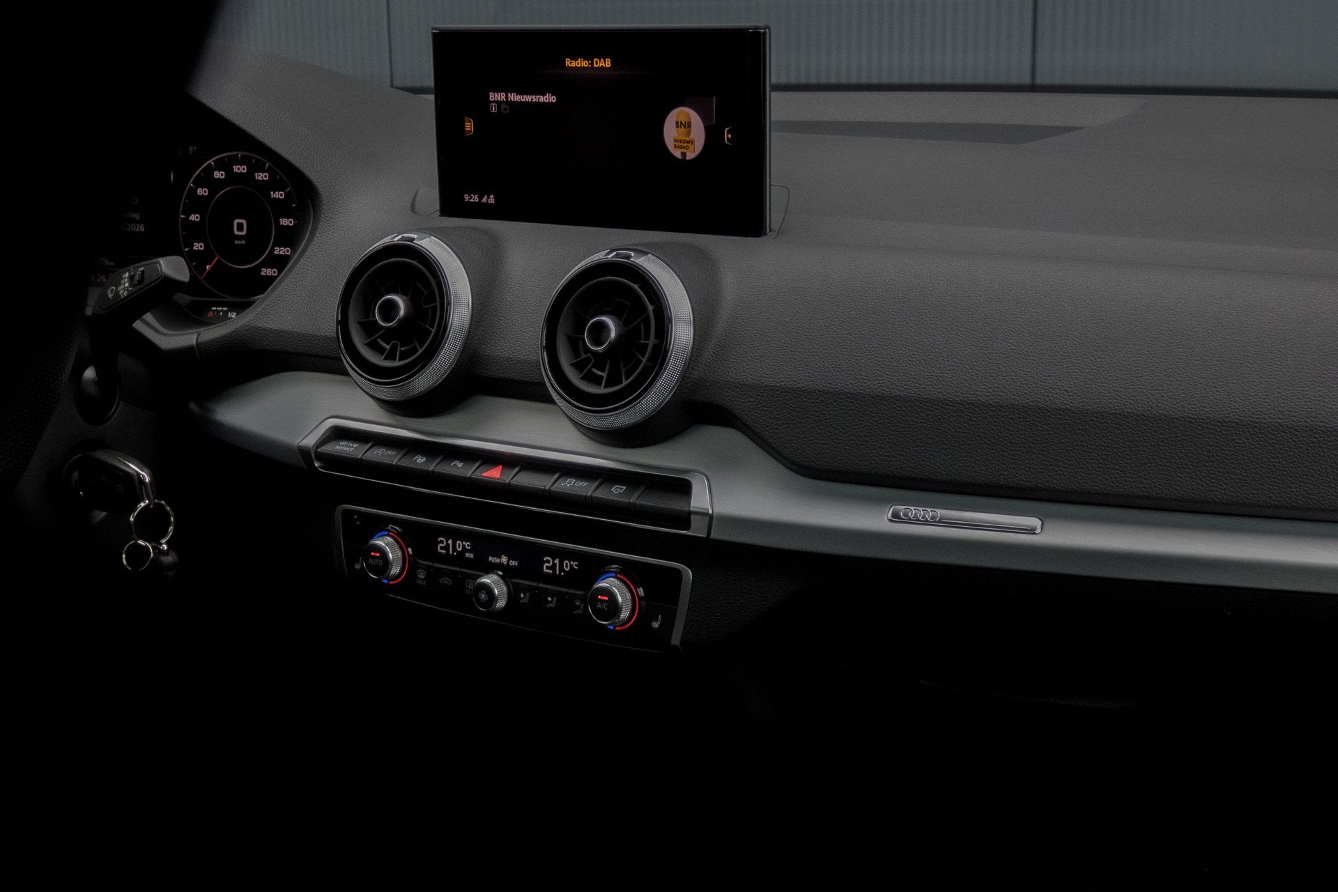 Audi Q2 35 TFSI S Edition |S-LINE | STOELVERWARMING | CAMERA, 4 cilinders, 150 pk, Leder en Stof, Origineel Nederlands