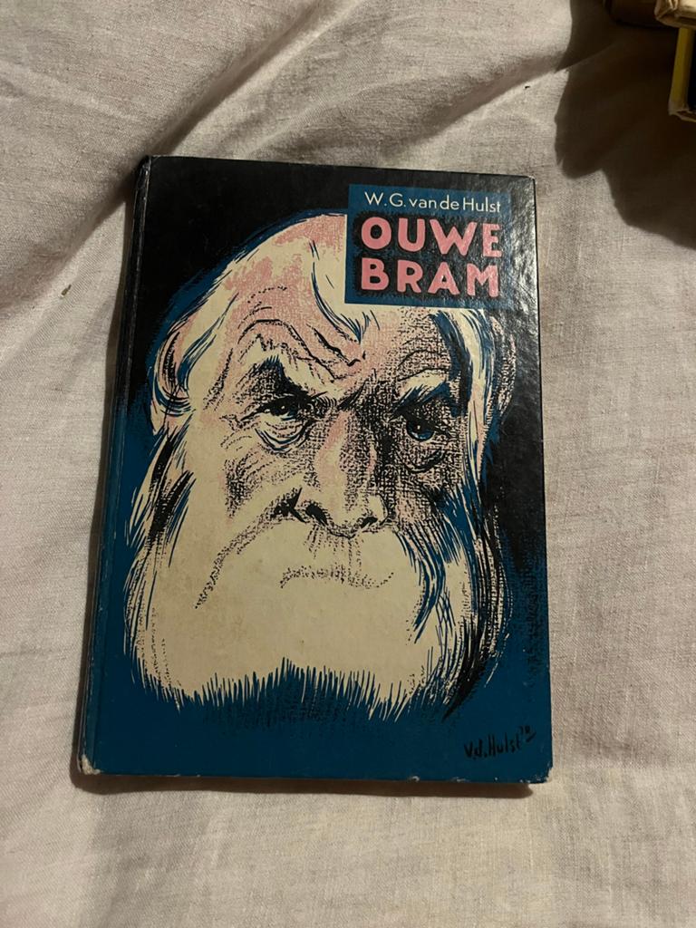 Ouwe Bram - W.G. van de Hulst - Oud kinderboek, Ophalen of Verzenden, Gelezen, Nederland