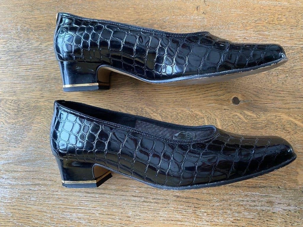 Goed uitziende lakschoenen, Kleding | Dames, Schoenen met lage hakken, Zwart, Ophalen of Verzenden, Gedragen