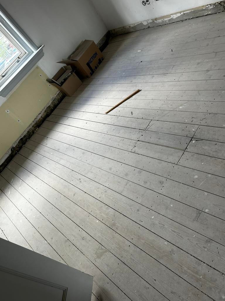 +/- 170m2 droge houten vloer, afval hout, brandhout, Ophalen, 50 tot 150 cm, Zo goed als nieuw, 10 m² of meer