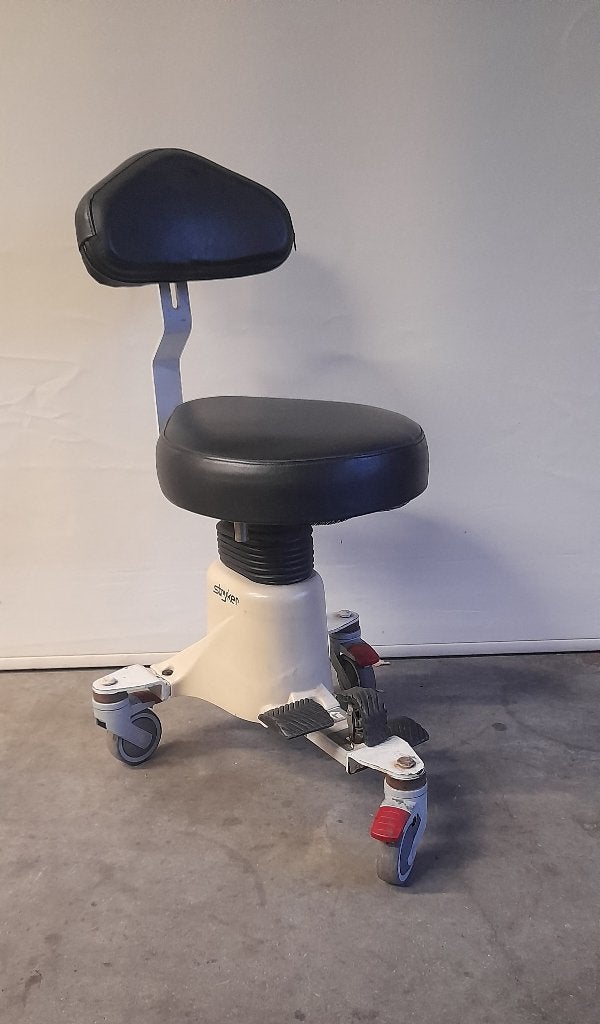 Stryker surgistool 830 oparatie stoel op wieltjes, Ophalen, Gebruikt, Zwart