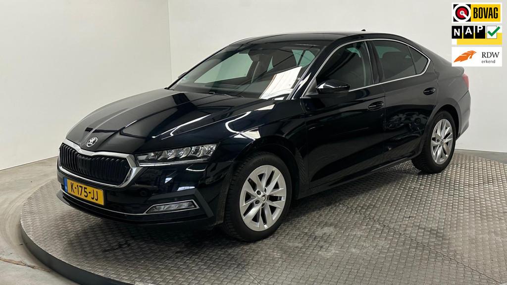 Skoda Octavia 1.0 e-TSI Business Edition Plus benzine automa, Gebruikt, Euro 6, Automatische klimaatregeling, Zwart