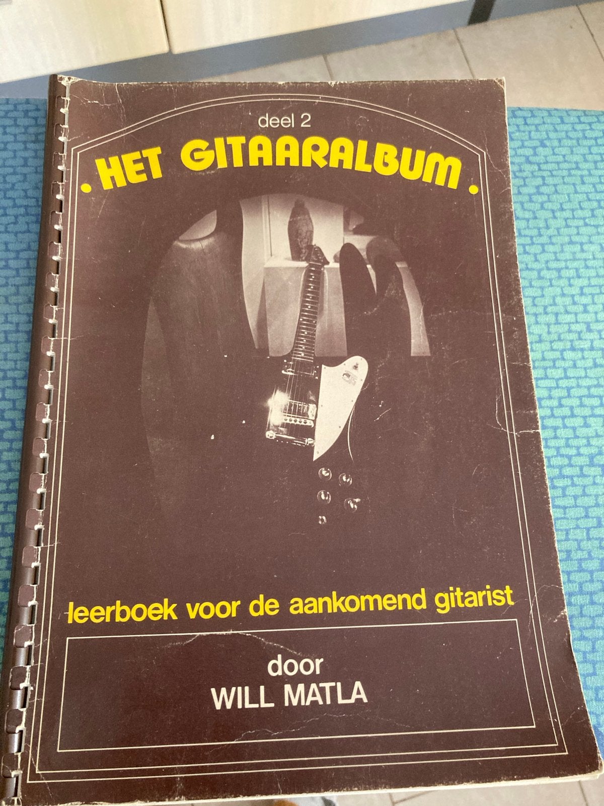 Het Gitaaralbum Deel 2 - Leerboek voor de aankomend gitarist, Ophalen of Verzenden, Zo goed als nieuw, Instrument