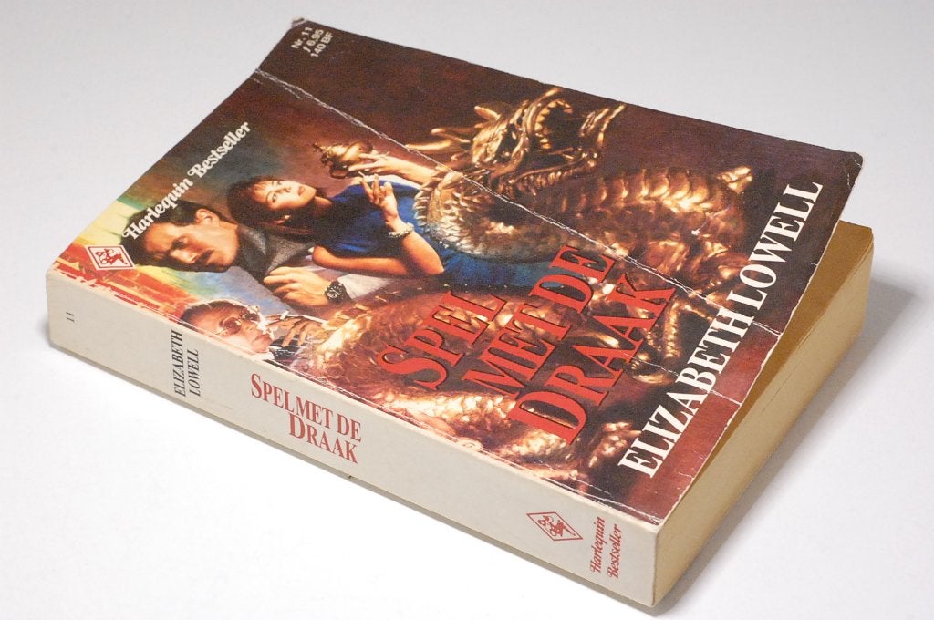 Harlequin: Spel met de draak - Elizabeth Lowell (1987), Verzenden, Gelezen, Elizabeth Lowell
