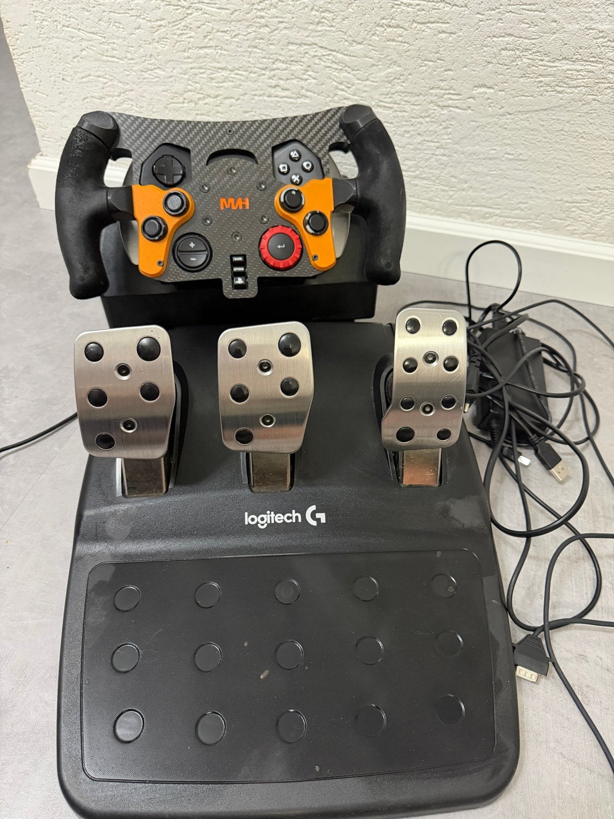 Logitech G29 Stuur en Pedalen, Racestuur, Force feedback, Zo goed als nieuw, Logitech