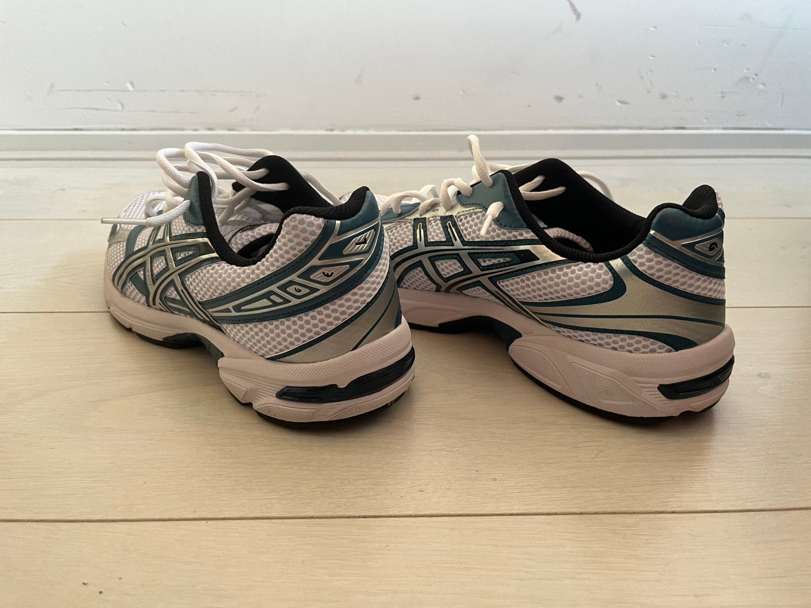 ASICS Gel Kayano 14 White Fjord Grey maat 43.5, Wit, Nieuw, Ophalen of Verzenden, Sneakers of Gympen