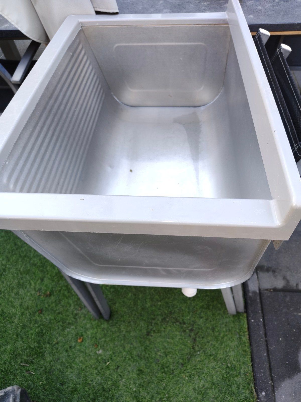 RVS Wastrog / Uitstortbak voor wandmontage - Afvoer rechts, Doe-het-zelf en Verbouw, Ophalen, Zo goed als nieuw, Rvs, Overige typen