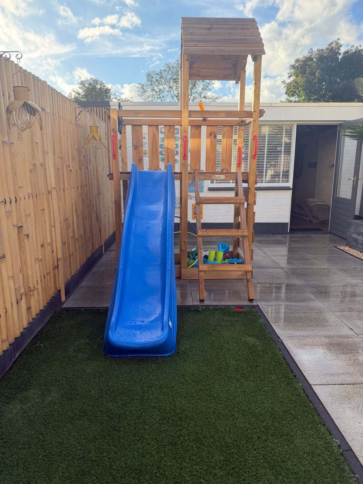 Houten speeltoestel met glijbaan en klimwand, Kinderen en Baby's, Ophalen, Gebruikt, Glijbaan