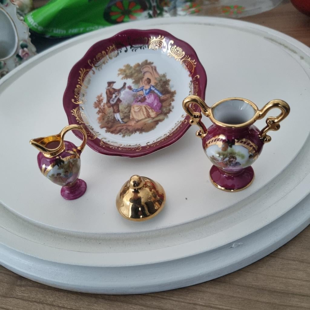 Limoges Miniatuur Serviesje 1975 - Rood met Goud, Antiek en Kunst, Antiek | Porselein, Ophalen of Verzenden