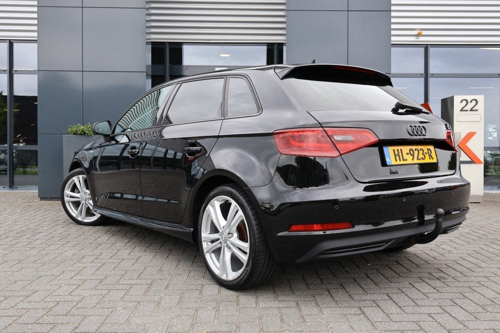 Audi A3 1.4 e-tron PHEV S-Line / Navi plus/ Trekhaak afnb. /, Gebruikt, Huisgarantie, 4 cilinders, Zwart