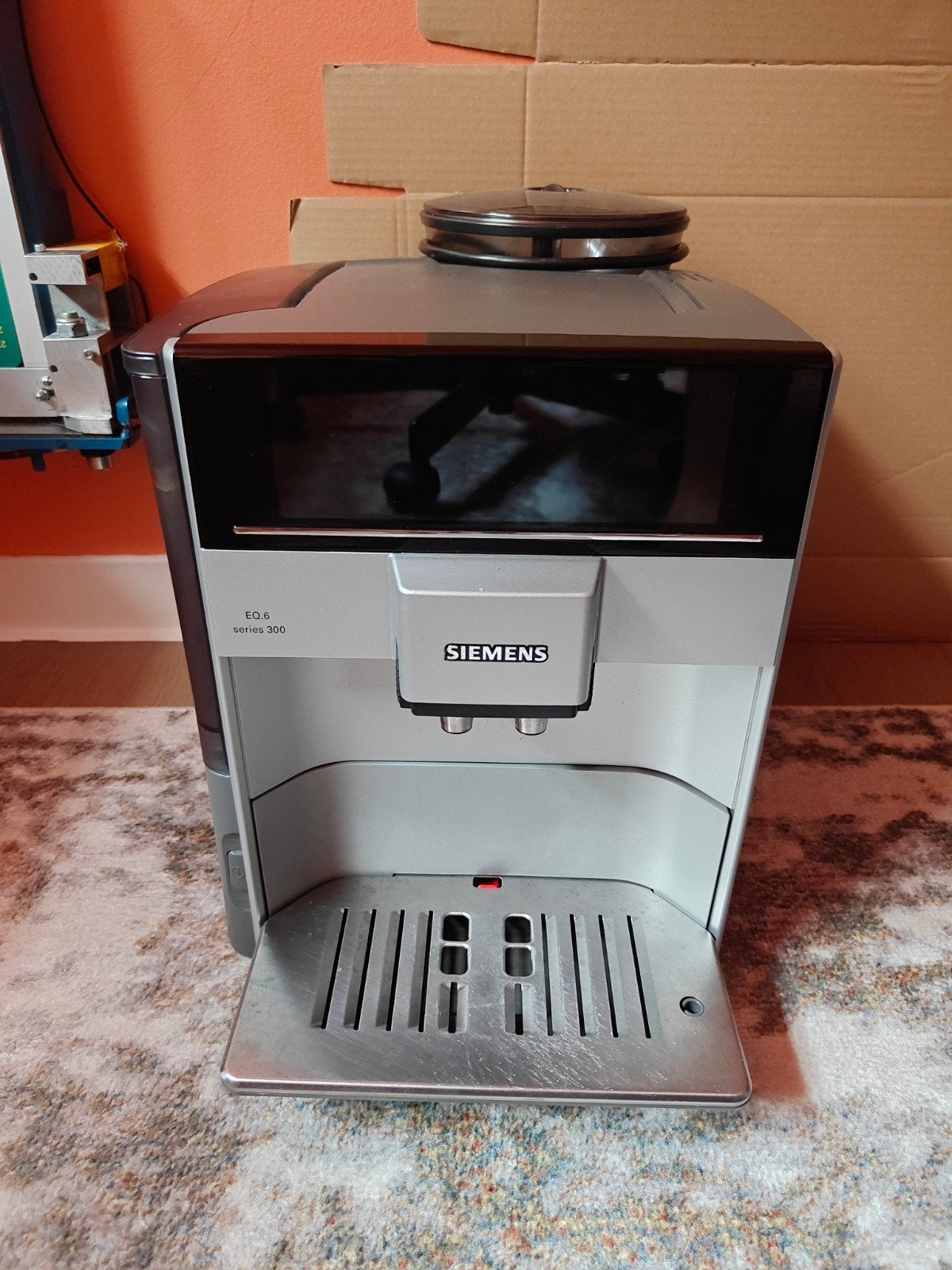 Siemens EQ.6 s300 / series 300 volautomatische bonen koffiem, Ophalen of Verzenden, Zo goed als nieuw, Koffiemachine