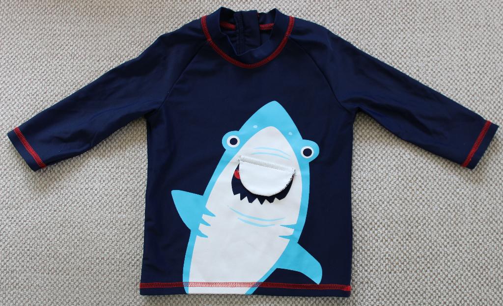 UV-shirt van M&S 90 cm, Kinderen en Baby's, Kinderkleding | Maat 92, M&S, Sport- of Zwemkleding, Ophalen of Verzenden, Zo goed als nieuw