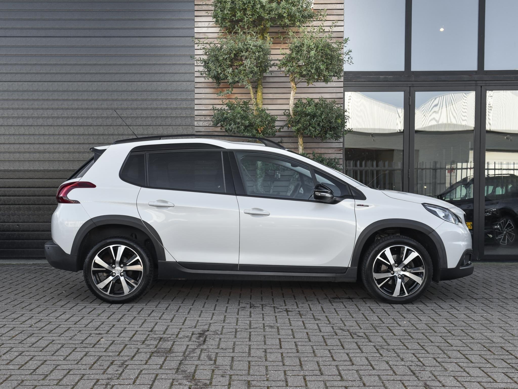 Peugeot 2008 1.2 PureTech GT-Line, Stof, Euro 6, 1199 cc, Wit