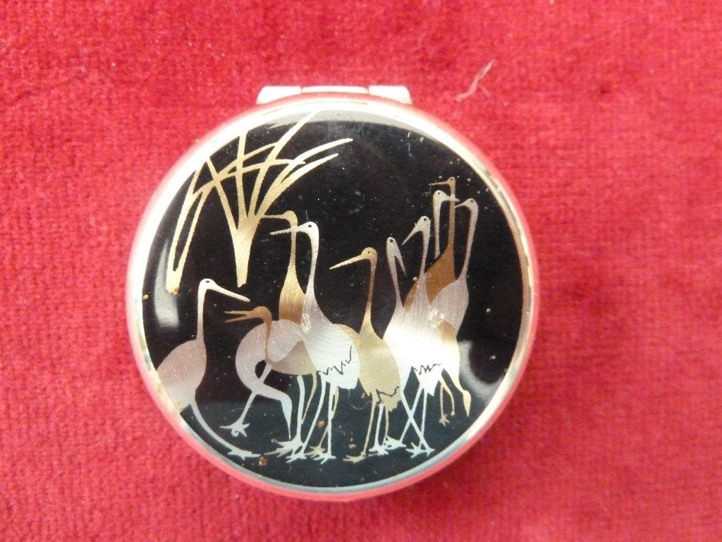 Stratton England pillendoosje met decoratieve deksel, Antiek en Kunst, Ophalen of Verzenden