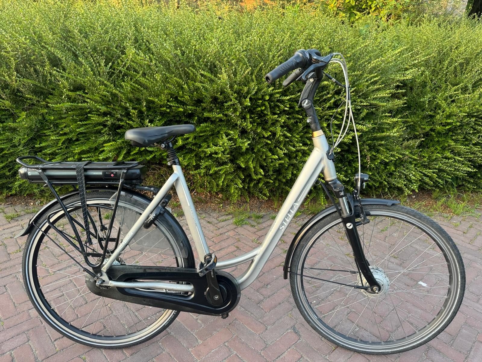 Elektrische fiets stella, Fietsen en Brommers, Elektrische fietsen, Zo goed als nieuw, Overige merken, 55 tot 59 cm, 50 km per accu of meer