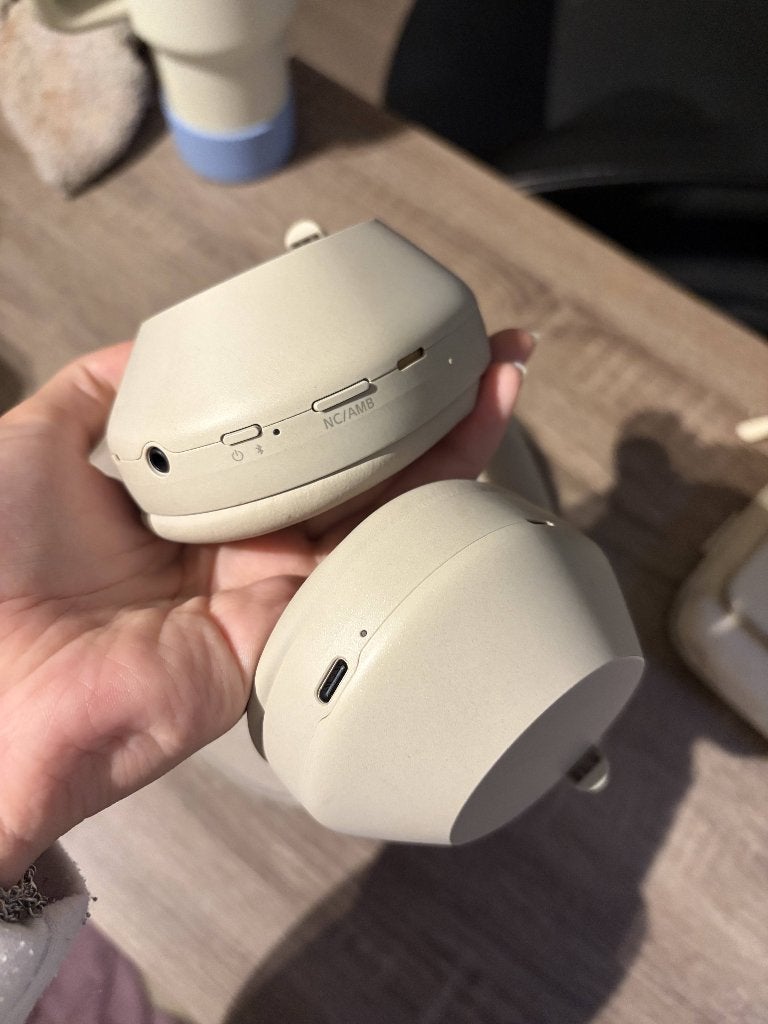 Foto 4 van Sony WH-1000XM5 Draadloze Noise-Cancelling Hoofdtelefoon