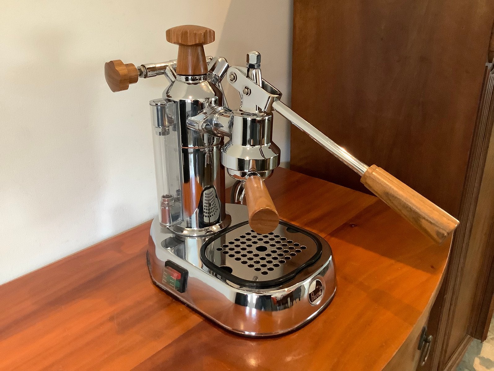 La Pavoni euro piccola lusso in exclusief hout uitvoering., Ophalen of Verzenden, Zo goed als nieuw, Espresso apparaat
