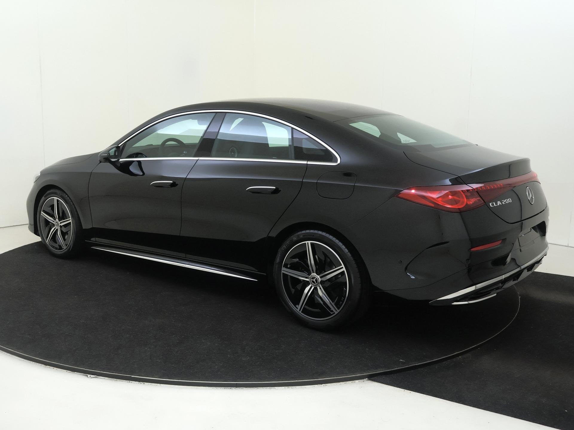Mercedes-Benz CLA-klasse 200 AMG Line / Stoelverwarming / Ac, 4 cilinders, Bedrijf, Nieuw, Hybride Elektrisch/Benzine