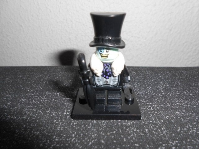 LEGO MINIFIGUUR THE PENGUIN(OSWALD COBBLEPOT), Overige thema's, Lego, Ophalen of Verzenden, Zo goed als nieuw