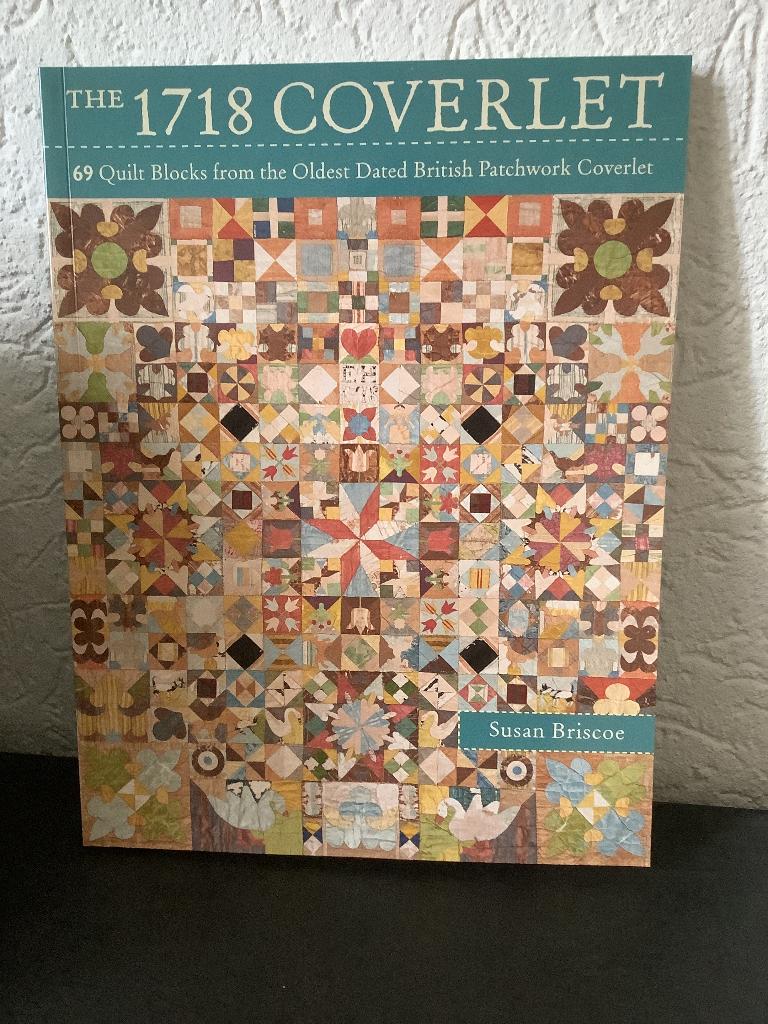 Quiltboek: the 1718 Coverlet ;69 quiltblocks oldest quilt UK, Boeken, Ophalen of Verzenden, Zo goed als nieuw, Overige onderwerpen