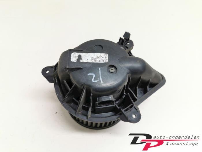 Kachel Ventilatiemotor van een Opel Vivaro, Gebruikt, -, -, Opel