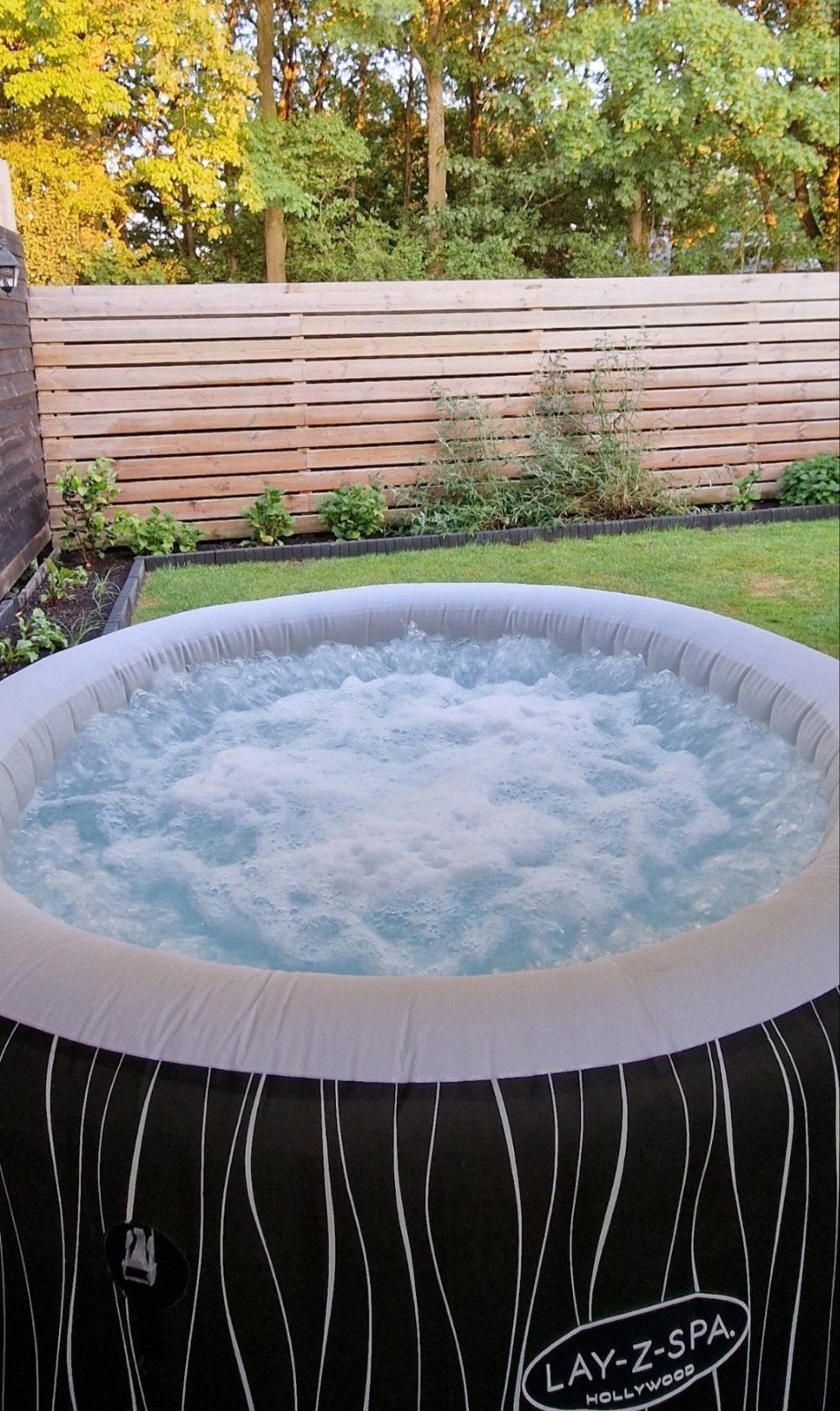 Lay-Z-Spa Hollywood Opblaasbare Jacuzzi / Bubbelbad, Ophalen, Zo goed als nieuw, Filter, Opblaasbaar