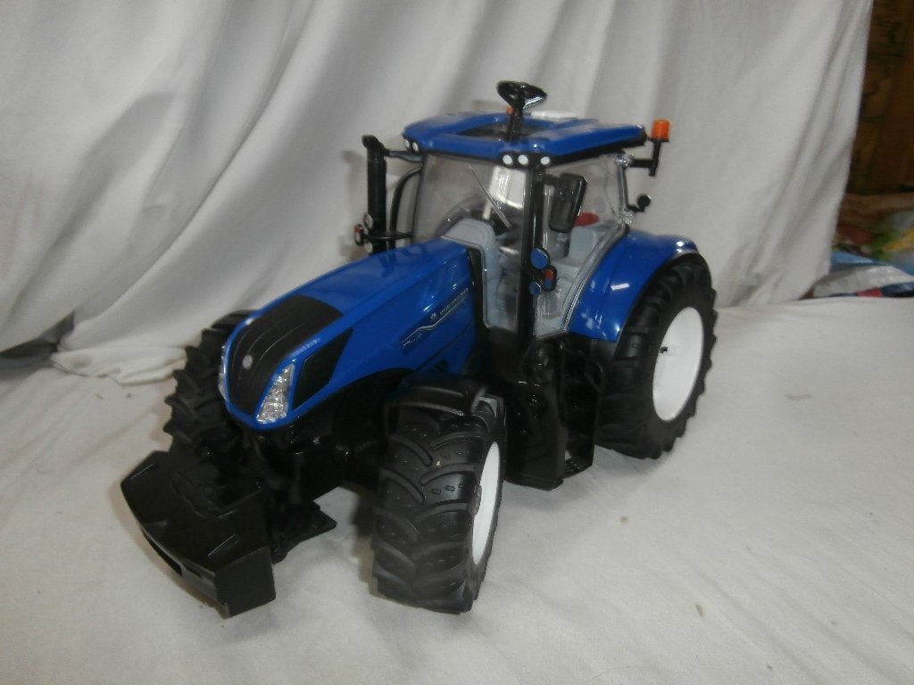 Bruder New Holland T7.315 trekker in nieuwstaat, Ophalen, Zo goed als nieuw
