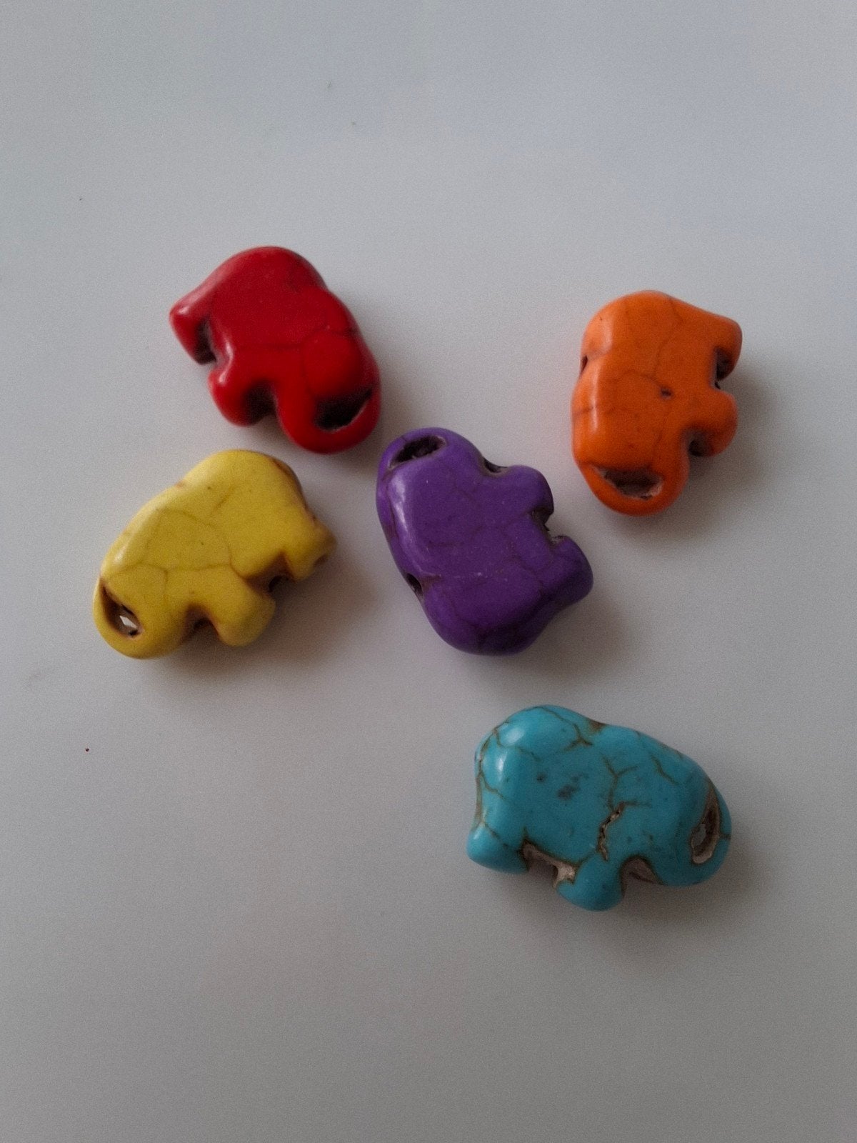 5 stuks howliet kralen oranje blauw paars geel rood olifant, Kraal, -, -, Nieuw
