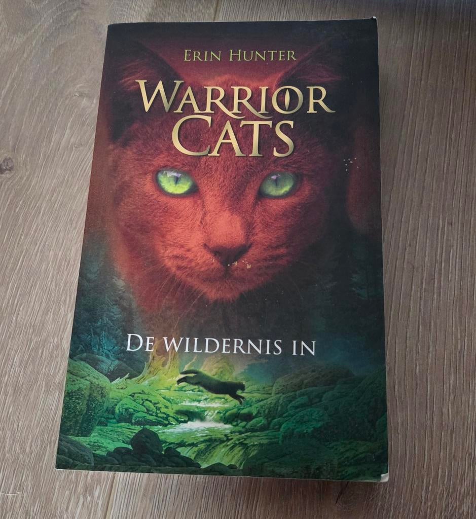 Warrior cats de wildernis in van erin Hunter, Boeken, Ophalen of Verzenden, Zo goed als nieuw