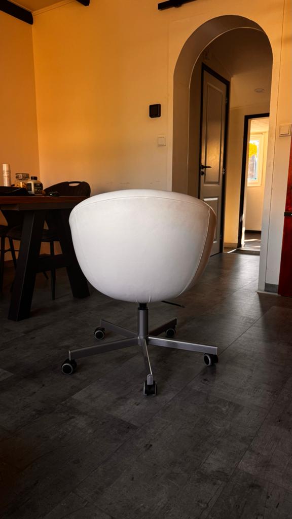 Ikea Skruvsta bureaustoel draaistoel make-up stoel wit, Huis en Inrichting, Stoelen, Ophalen