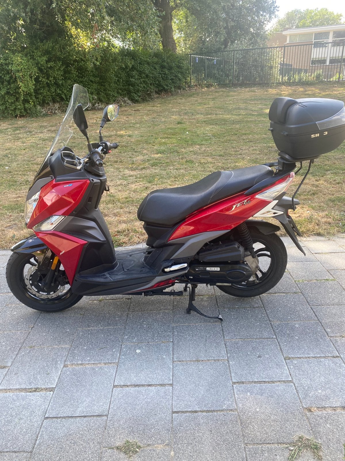 Zeer nette Sym Jet 14 2023 Topkoffer bijna nieuw, Ophalen, Overige modellen, Zo goed als nieuw, Benzine