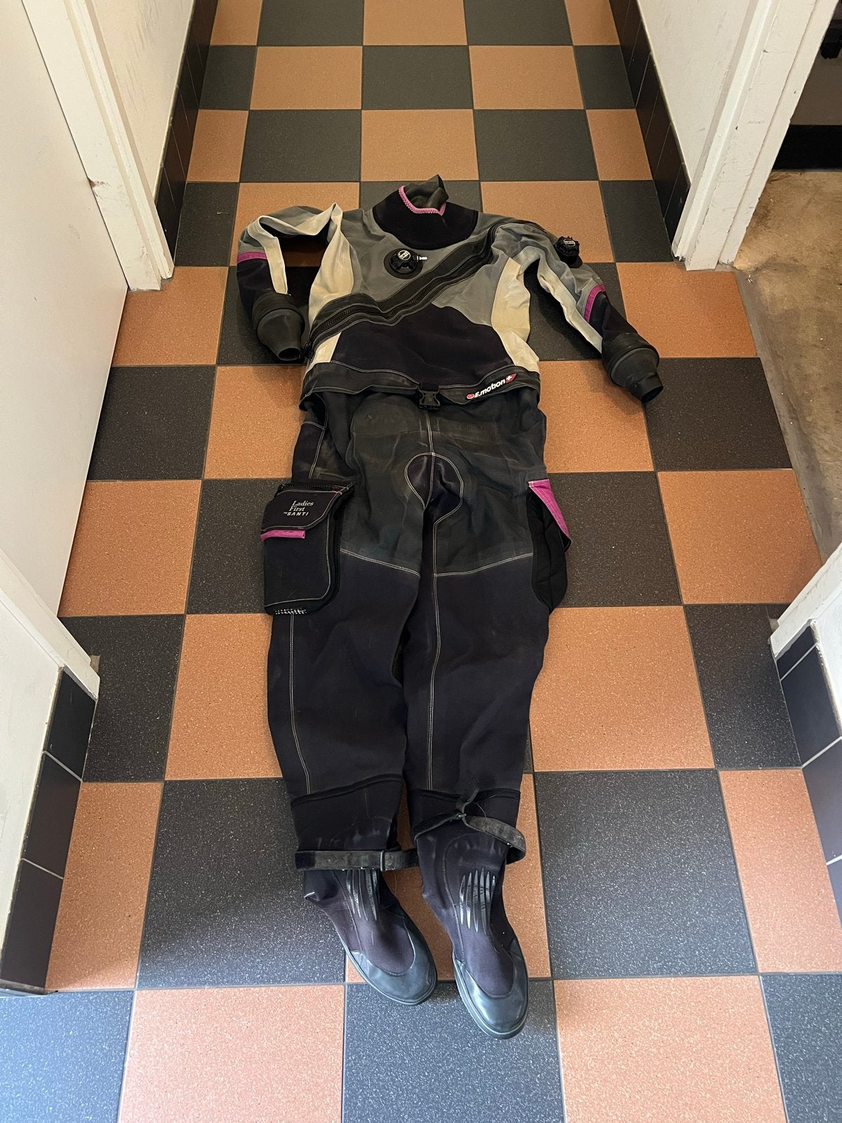 Santi E.Motion Plus Lady First droogpak - Maat S, Watersport en Boten, Duiken, Verzenden, Gebruikt, Duikpak