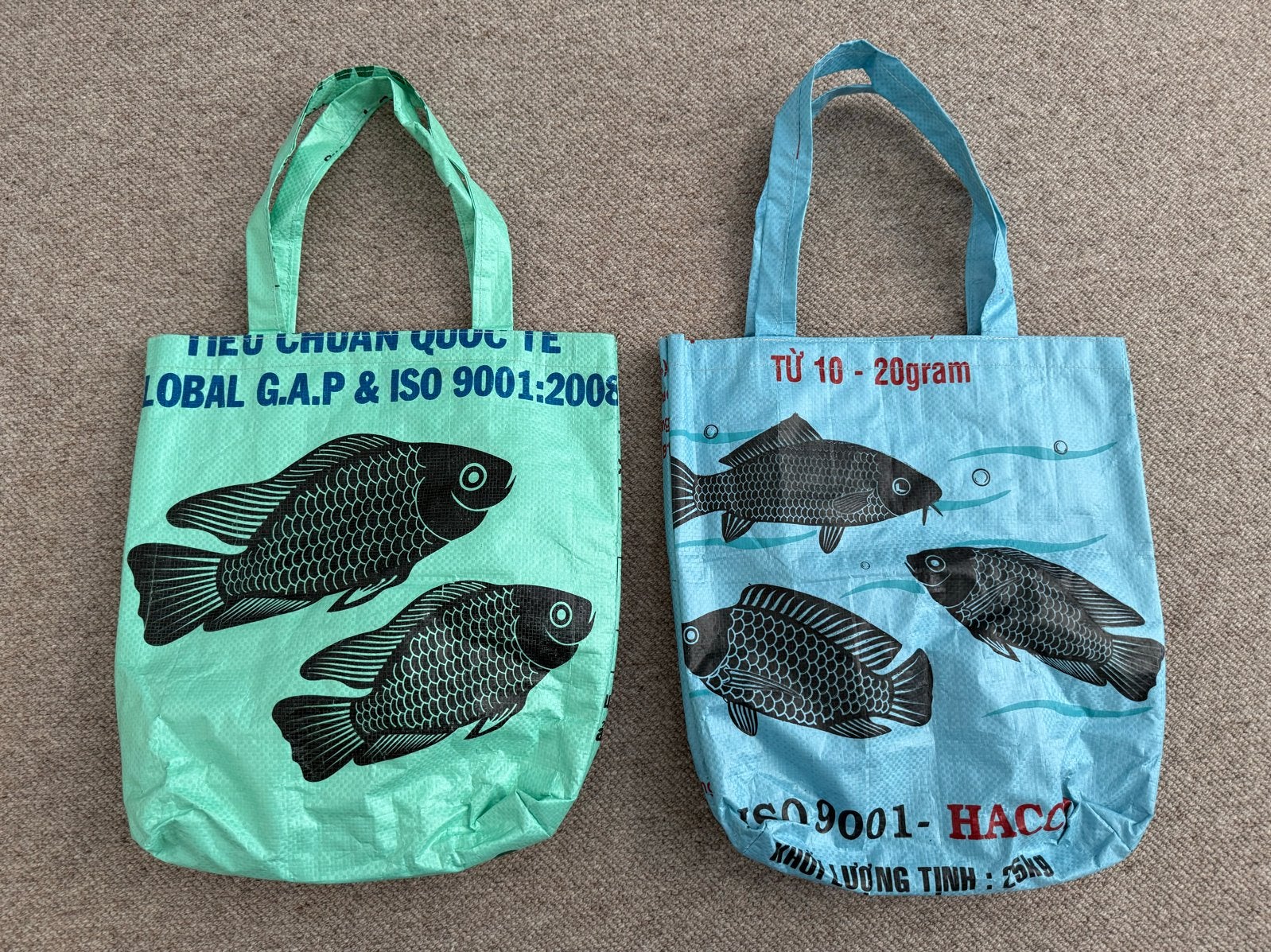 Twee tassen van gerecyclede visvoerzakken, NIEUW, Overige stijlen, Nieuw, Ophalen of Verzenden, Blauw