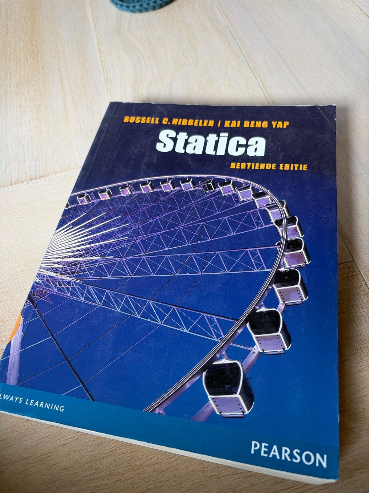 Statica - dertiende Editie - Russell C. Hibbeler, Ophalen of Verzenden, Beta, Zo goed als nieuw, HBO