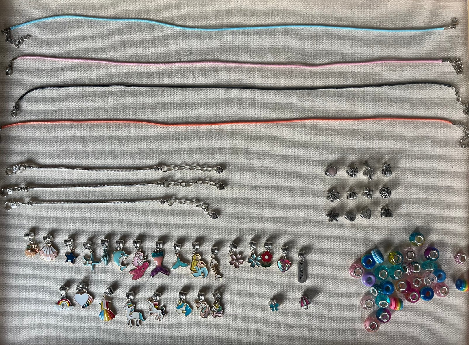 Compleet DIY sieraden bedel set voor kinderen., Ophalen of Verzenden, Zo goed als nieuw, Overige kleuren, Armband