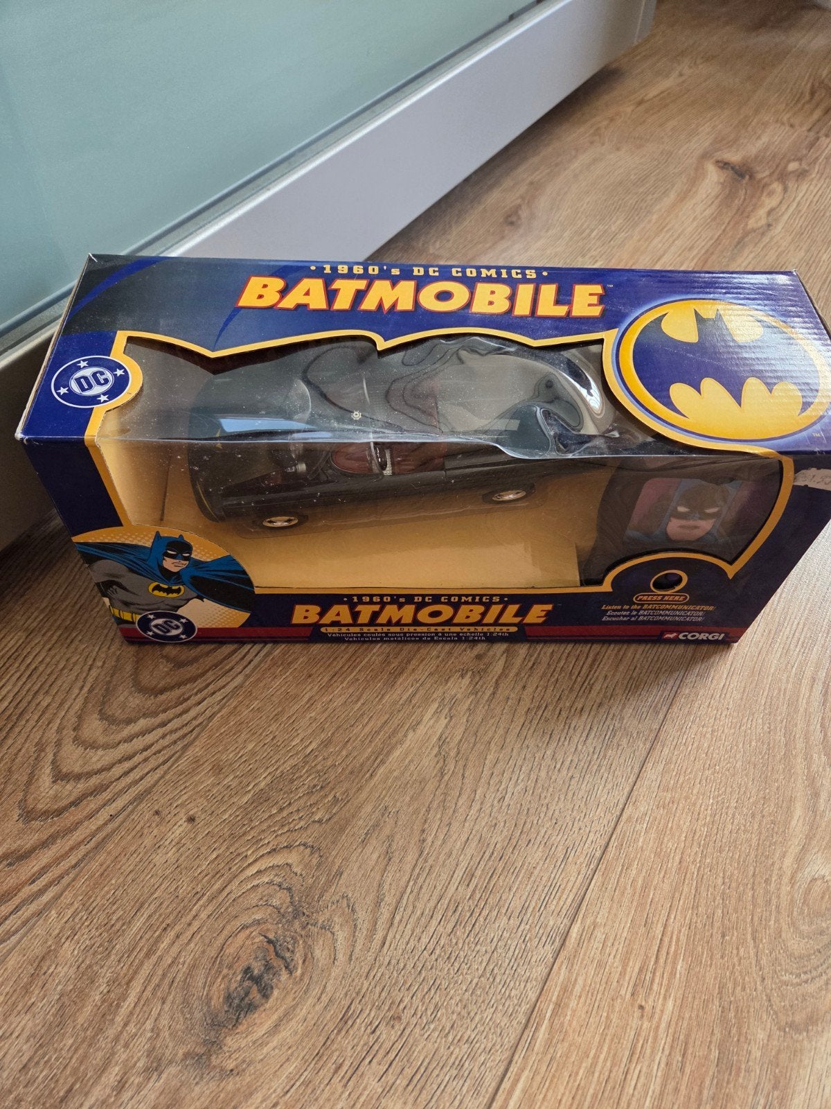 DC Comics Batman Batmobile Schaal 1:24 Corgi Model 77501, Ophalen of Verzenden, Nieuw
