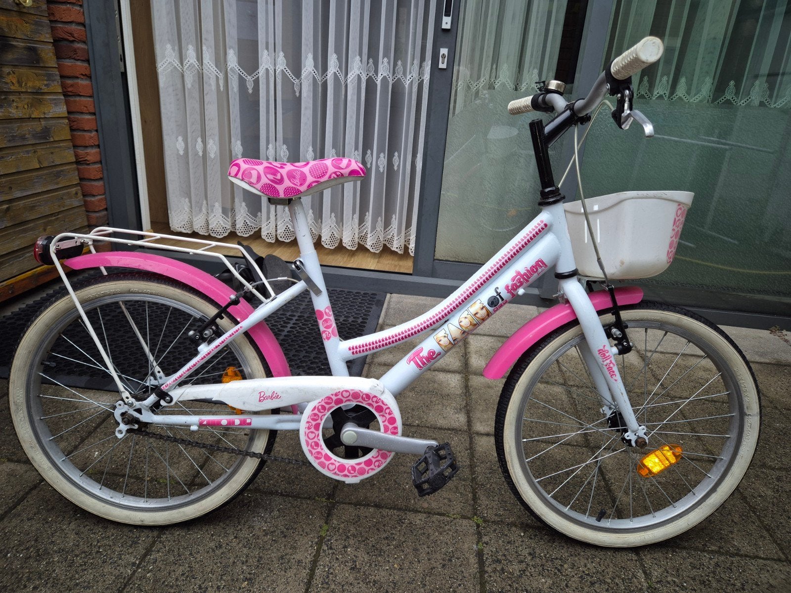 Dino Bikes Barbie 20 inch meisjesfiets, Fietsen en Brommers, Fietsen | Meisjes, Ophalen, Gebruikt, Velgrem, Handrem