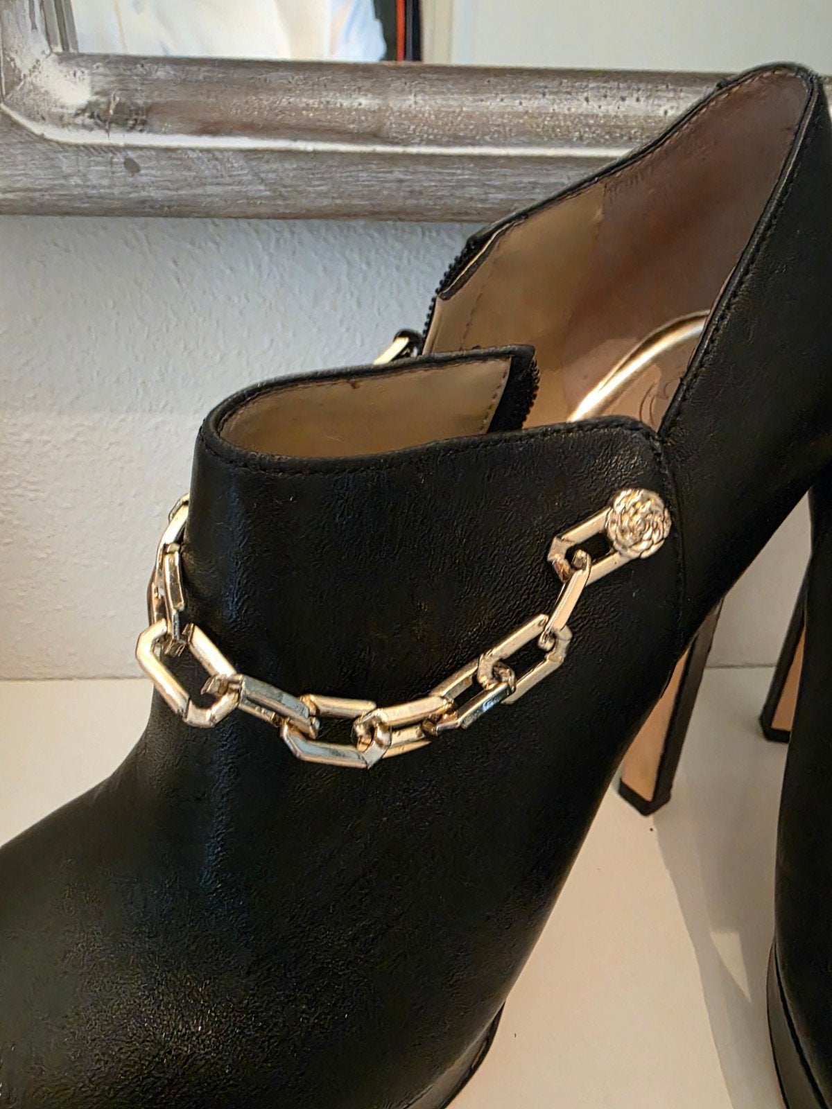 Guess zwarte enkellaarsjes met ketting, maat 39, Guess, Zwart, Lage of Enkellaarzen, Ophalen of Verzenden
