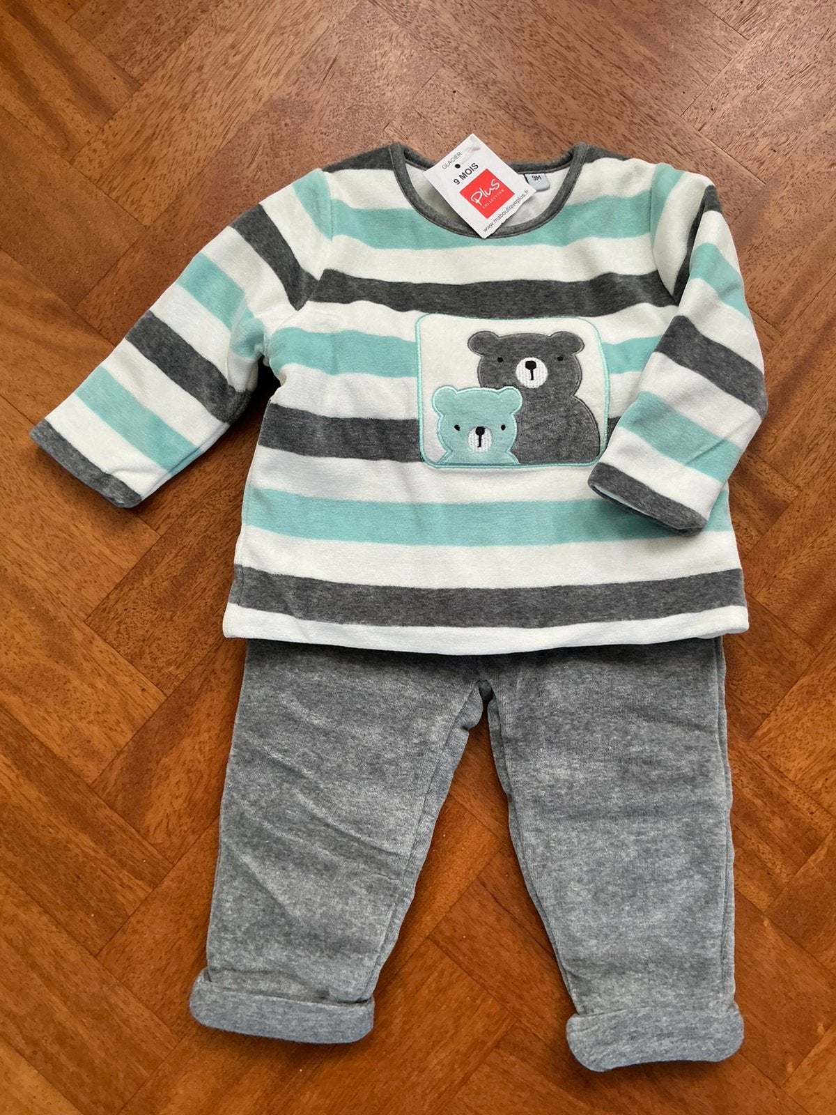 Te koop Velour baby pak 9 maanden, Ophalen, Nieuw, Jongetje of Meisje, Pakje