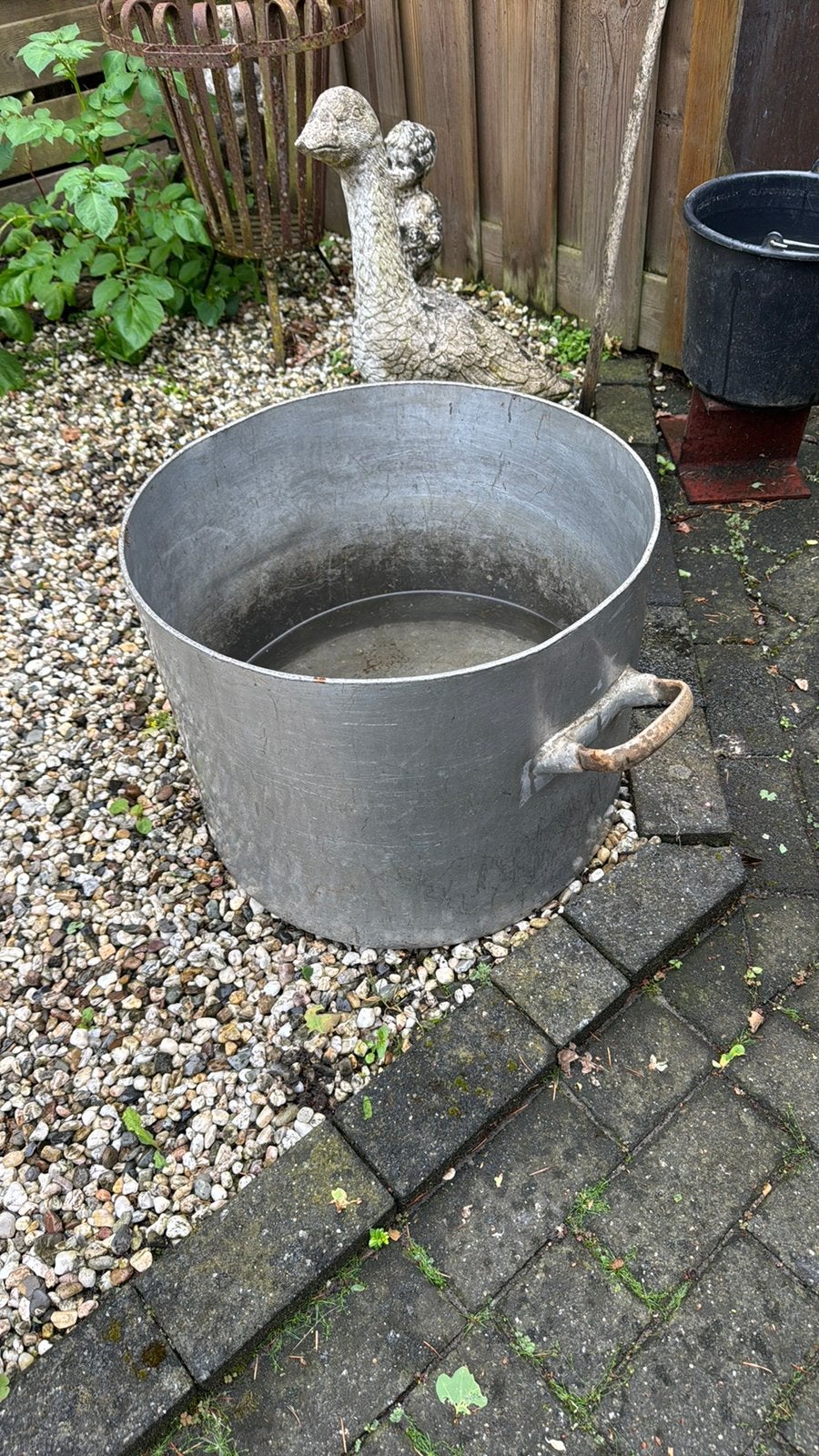 Aluminium teil met bronzen handvaten, Ophalen